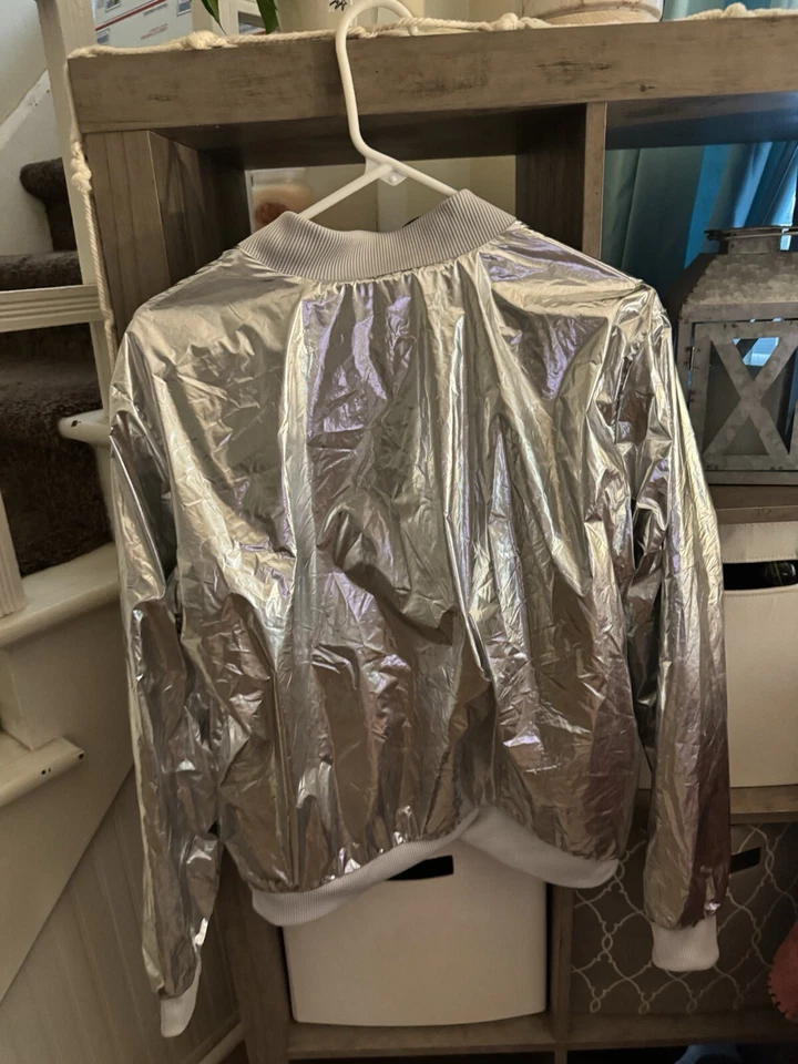  Chaqueta Bomber Deportiva Victoria's Secret Metálica Plateada M Foto 4 de 4