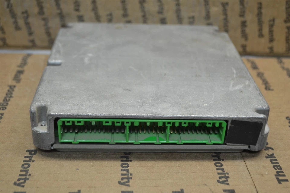 1998 Chevrolet Metro Engine Control Unit ECU 3392050GL0 Module 190-4A9 - Image 3 of 3