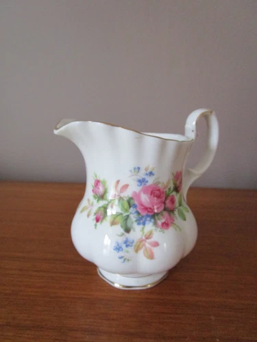 ROYAL ALBERT BONE CHINA "MOSS ROSE" SMALL MILK JUG ENGLAND