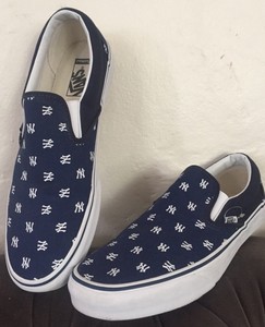slip on navy blue vans
