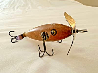 ANTIQUE 3 HOOK PFLUEGER NEVER FAIL MINNOW FISHING LURE old wood bass bait plug | eBay ANTIQUE 3 HOOK PFLUEGER NEVER FAIL MINNOW FISHING LURE old wood bass bait plug | eBay