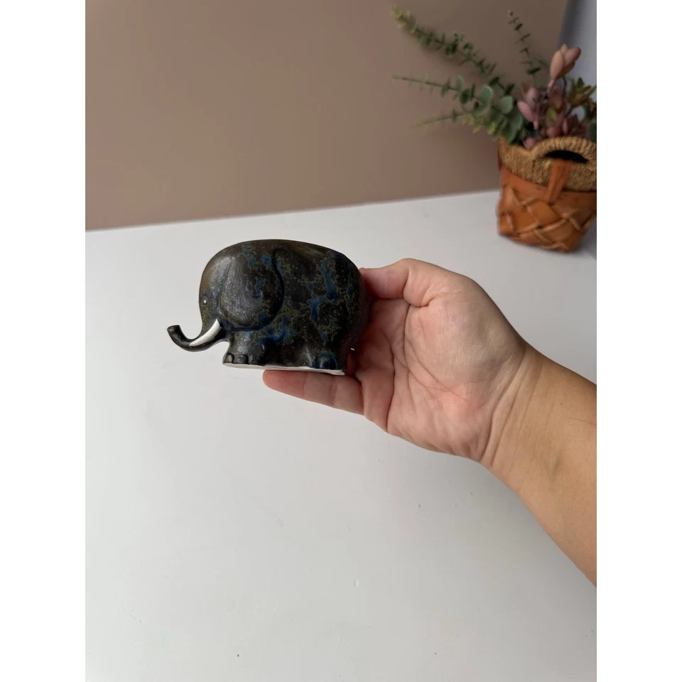 Студийная керамическая фигурка голубого слона | уникальное глазурь маленькое керамическое животное - Изображение 3 из 4