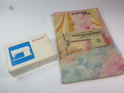 Vintage Nähanleitung und Zubehör für Singer 513 Nähmaschine