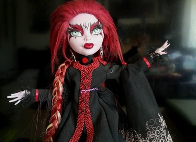 1 Monster High Gooliope Jellington Vampirgräfin Gothic Viktorianisch 