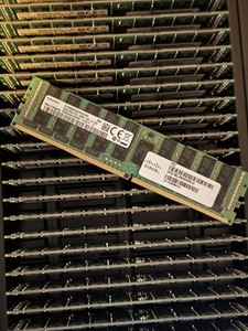 SAMSUNG 64GB 4dRx4 PC4-2666V-LD2 DDR4 ECC SERVER RAM M386A8K40CM2-CTD