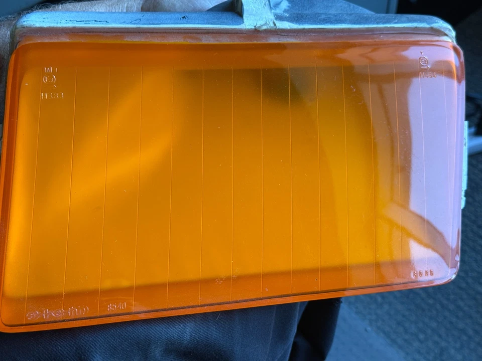 1984 Ferrari BB512i left front signal light - Image 4 of 4