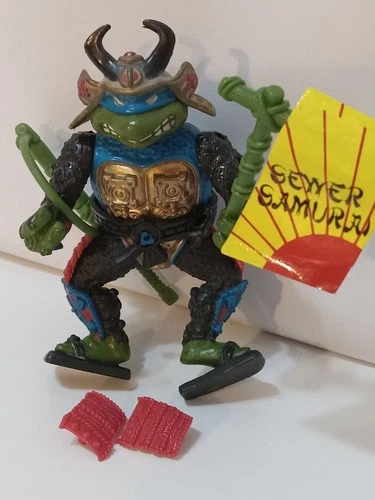 Vtg TMNT Leo the Sewer Samurai-Belt-Knee/Arm Shields-Sewer Flag-Sword in Sheath