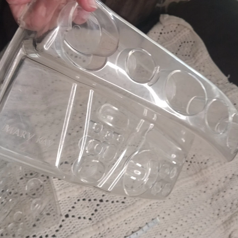 Dos grandes soportes de exhibición de cosméticos de maquillaje acrílico Mary Kay Consultant vendedor Foto 4 de 4