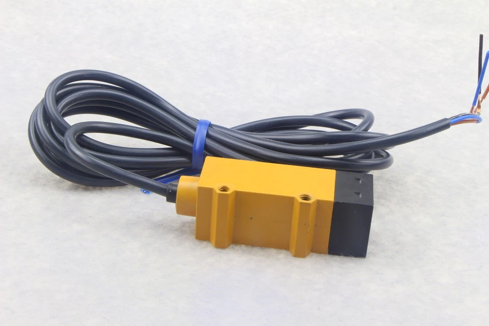 Omron E3S-R1B4 Photoelectric Switch New One Free Shipping E3SR1B4 - Image 4 of 4