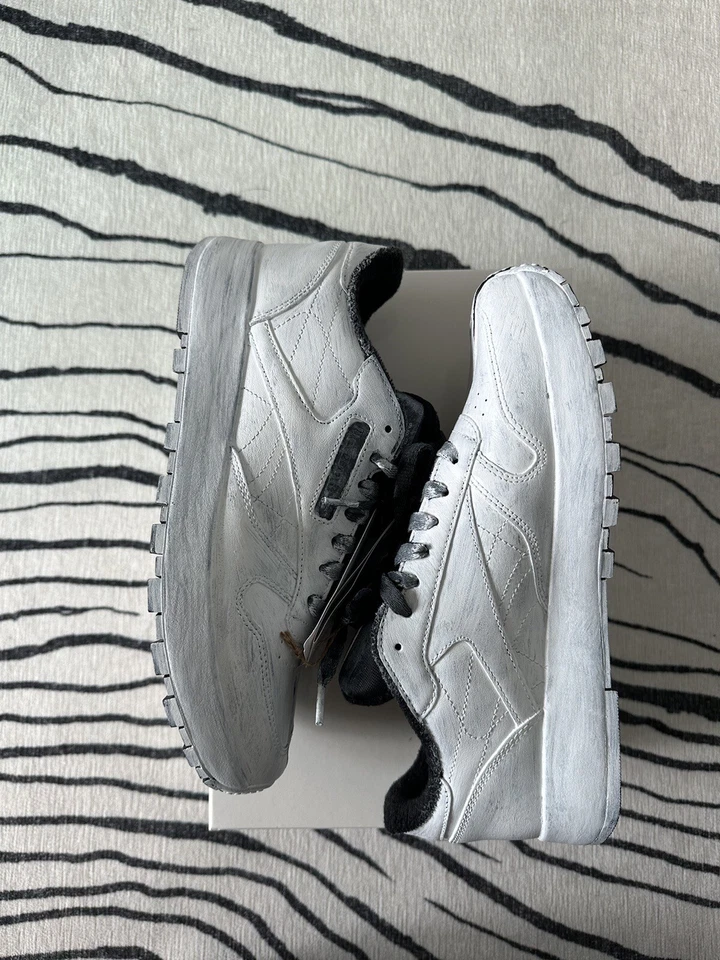 Size 8 - Reebok Classic Leather x Tabi Maison Margiela Whiteout 2021 - Image 3 of 4
