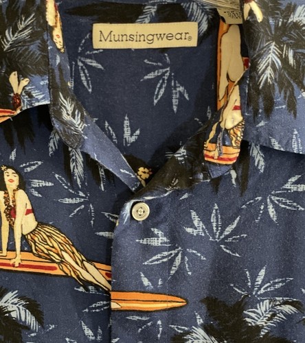 Munsingwear Blue Hawaiian Pinup Surfer Girl Button-Up Short Sleeve Shirt Size M - Picture 2 of 6