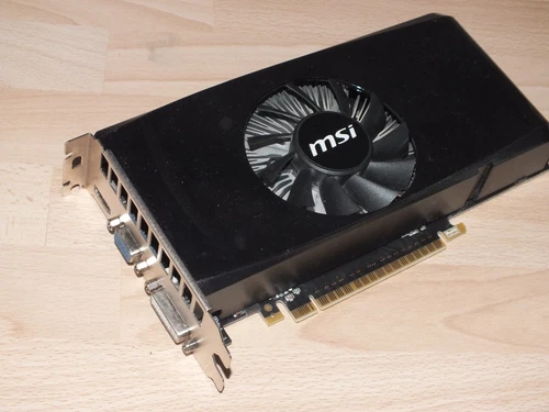 MSI - Carte graphique NVIDIA GeForce GTX 550 N550 - 1 Go DDR5 - PCI-E