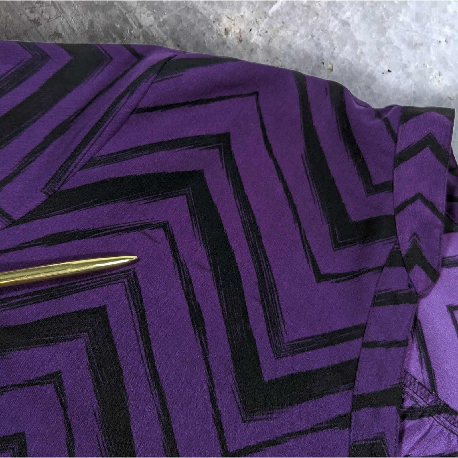 Essentials Lightweight Purple + Black Zigzag Patt… - image 4