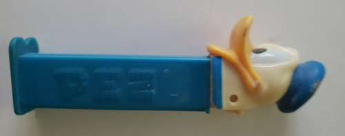 Vintage Donald Duck Pez Dispenser with Feet Hungary Made Retro Candy Toy Disney - Picture 3 of 3