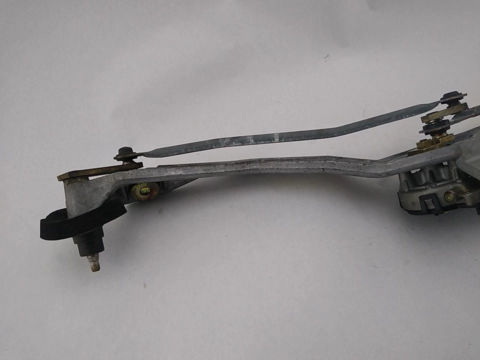 Volvo 850 Windshield Wiper Transmission With Motor Fits 1993 1994 1995 1996 1997 - Image 4 of 4