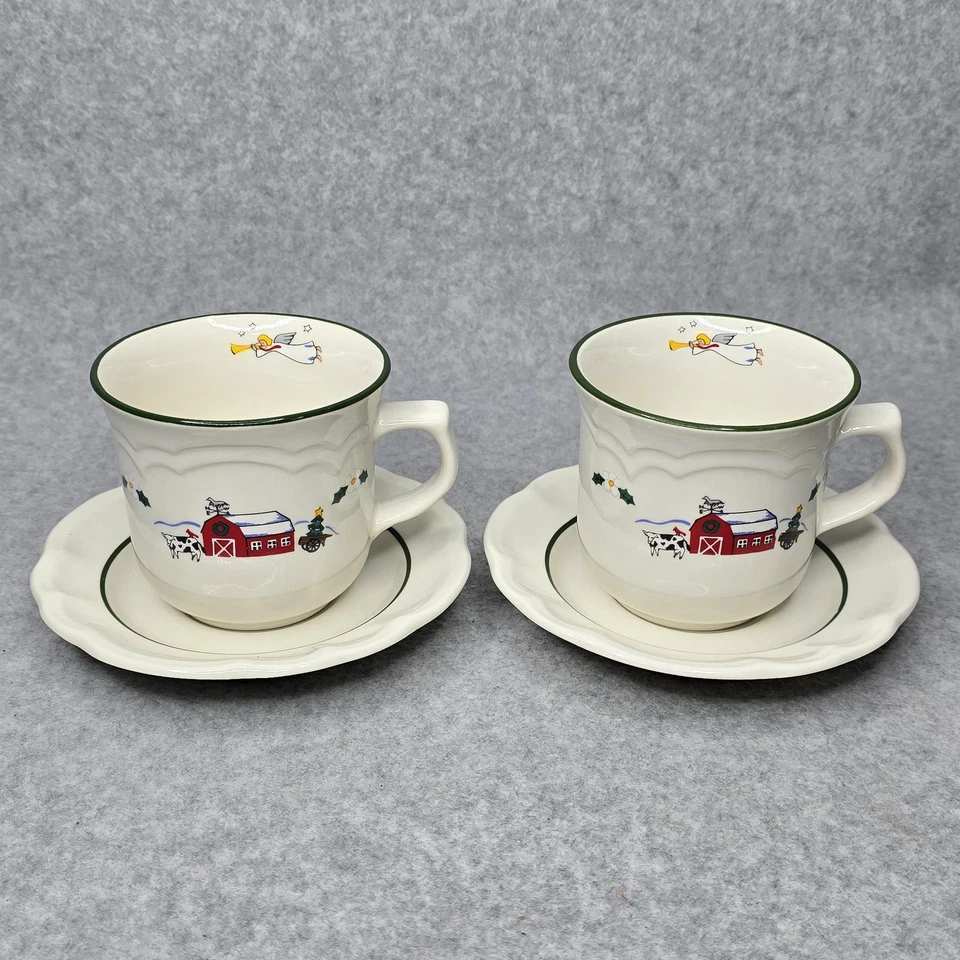 Pfaltzgraff Snow Village Juego de 2 Tazas y Platillos Navidad Granero Vaca Ángel Foto 2 de 4