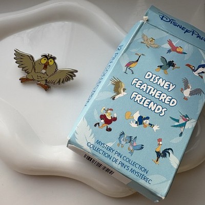 Archimedes Das Schwert im Stein Disney Feathered Friends Vögel Mystery Pin