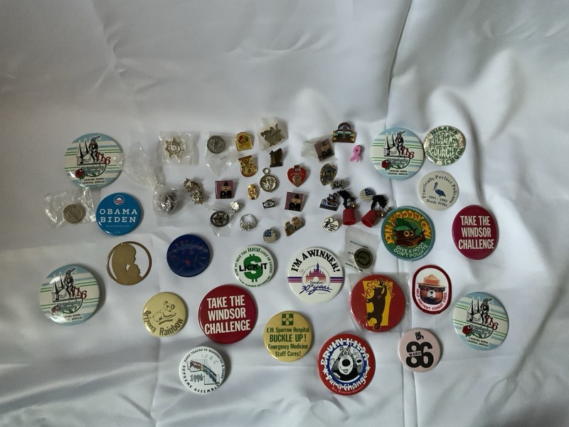 VINTAGE BUTTONS PINS PATCHES MILITARY DISNEY SMOKEY THE BEAR MASONIC SHRINER LOT