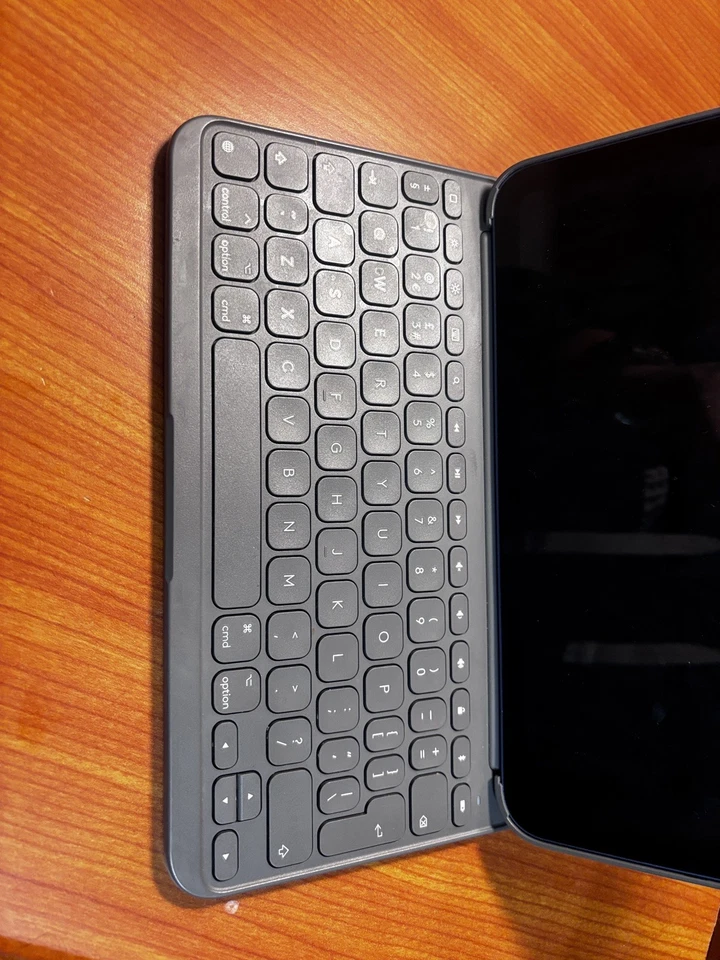 Logitech Slim Folio Keyboard Case For Apple iPad 10th Generation And A16 - Image 2 of 4