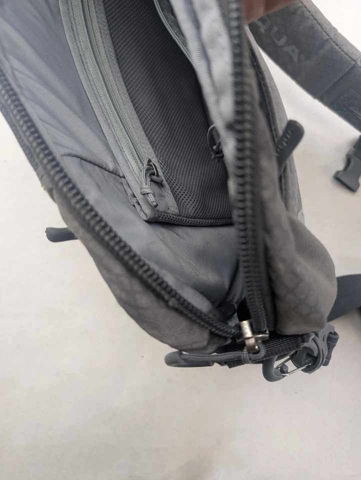 Used Umpqua Reversible Sling Pack Fishing Tackle Bag - Image 4 of 4