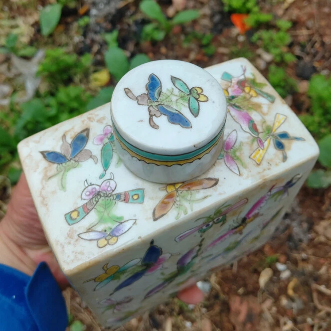 6,2-дюймовый фарфоровый розовый фарфор животное 100 бабочек четырехсторонний чайник с листьями - Изображение 3 из 4