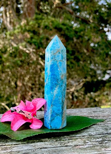 Varita curativa pulida cristal apatita azul/verde natural 90 g Reiki NORUEGA - Imagen 4 de 5