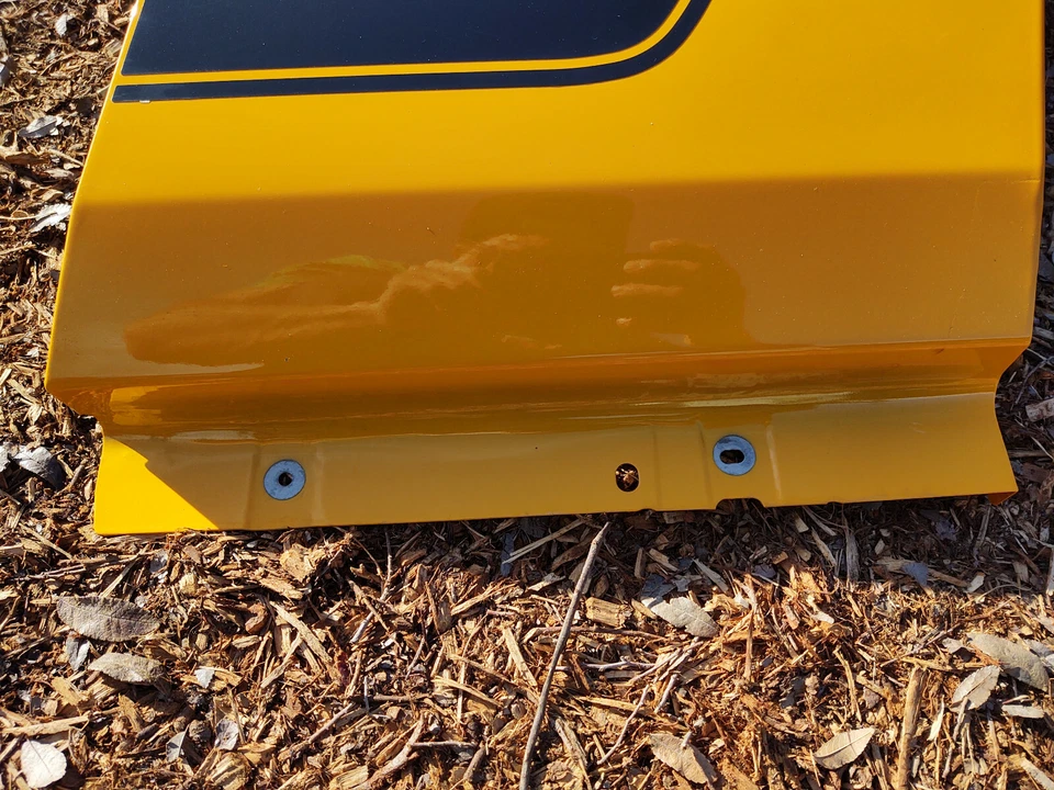 2013-2014 福特野马 Boss 302 乘客侧挡泥板校车黄色原始设备制造商 — 第 2/4 张图片