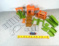 Thomas & Friends Train Crane Track Set Engine Track Structures Limited Lot 32