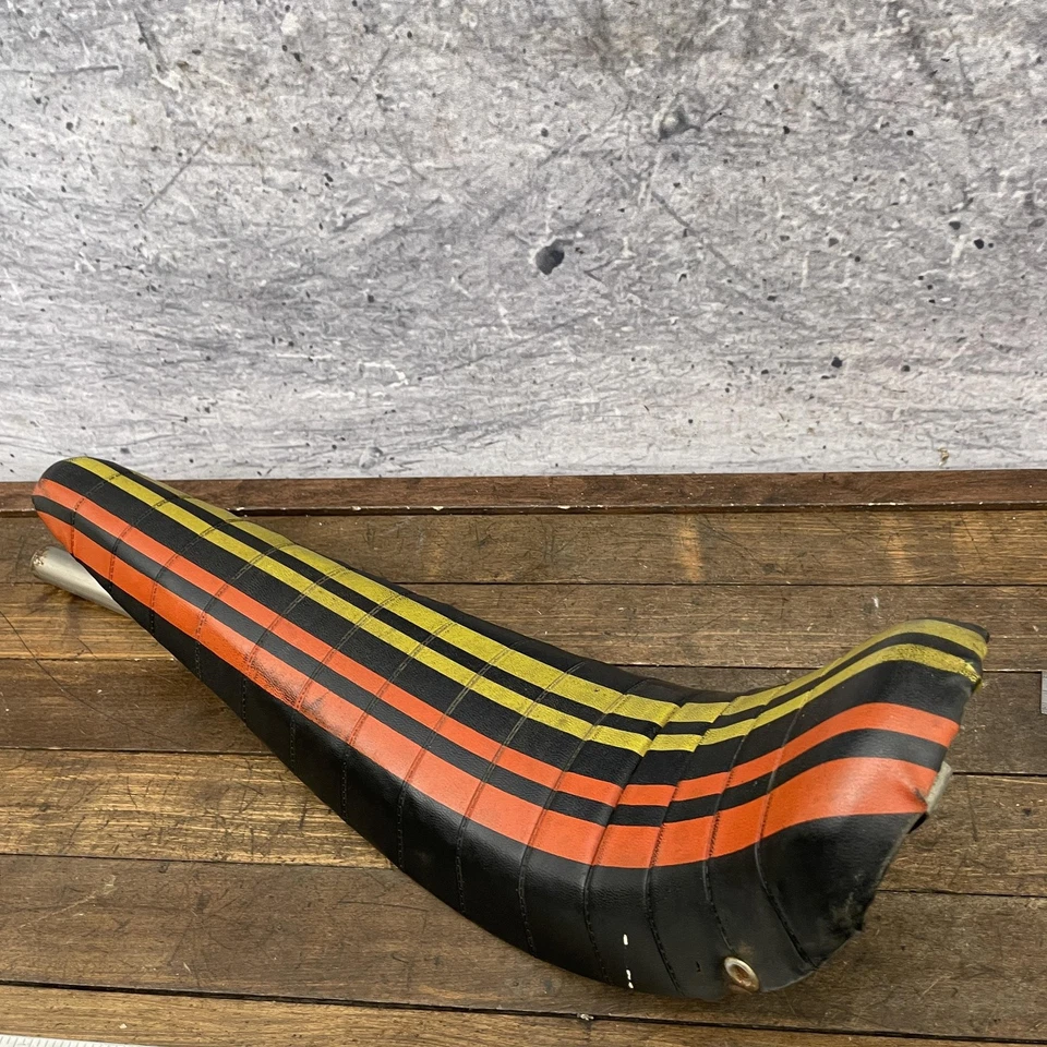 Bicicleta Muscular Vintage Troxel AMF Cuña Voladora Asiento Banana Rayas EE. UU. 1970s Sissy Foto 4 de 4