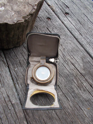 WW1  Military  Field Compass    Dated 1916.  . Original