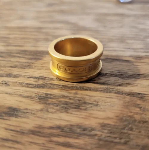RARO anello Coach HTF tono oro logo misura piccola anello mignolo o anello punta centrale carino