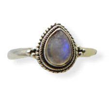Sterling Silver .925 Clear Moonstone Stone Ring Size 6.5 TW 2.17 grams