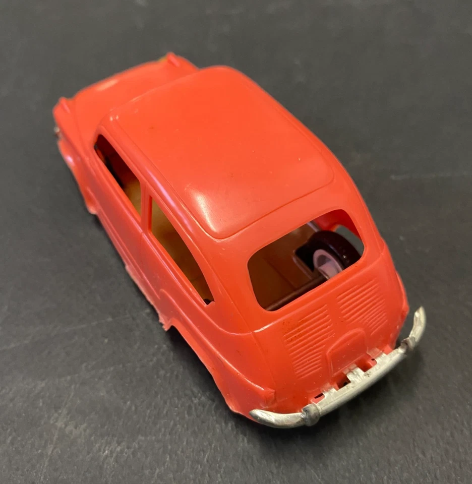 FIAT 600 INGAP Serie Brioschi 1:25 circa Rosa nuova con scatola. - Immagine 2 di 4