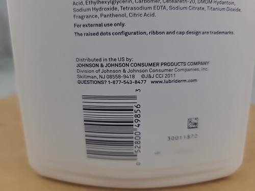 1x Lubriderm Daily Moisture Body Lotion with Shea + Enriching Cocoa Butter 16 oz - Picture 3 of 7