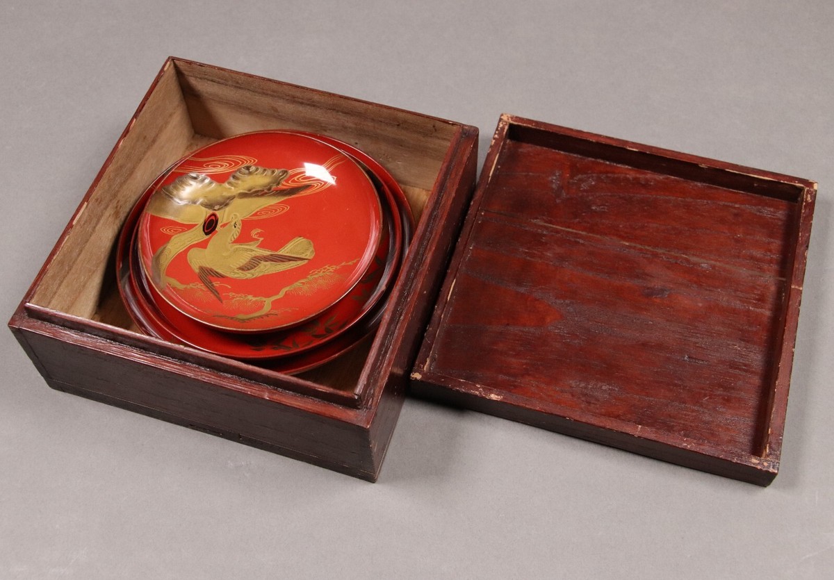 Japanese Lacquer Wooden Sake Cup Sakazuki & Stand Gold Maki-e