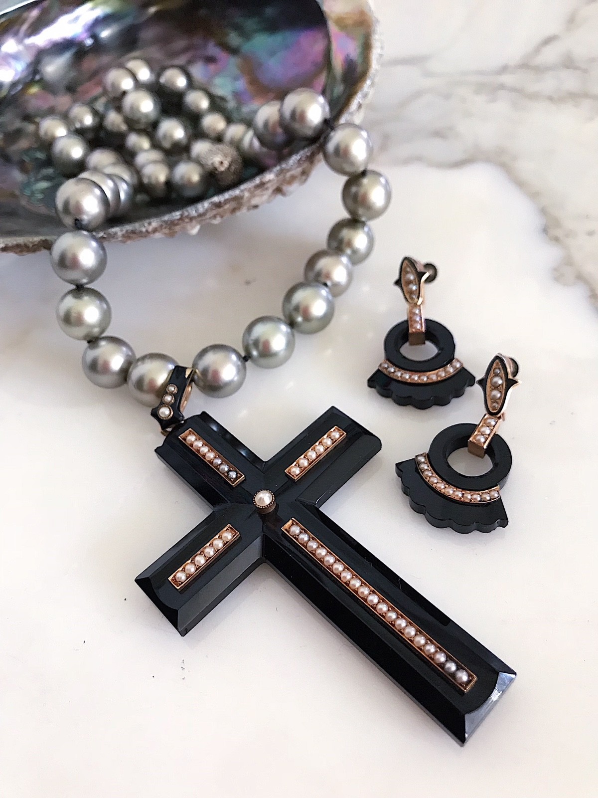 Vintage Victorian 18k Gold Carved Onyx Seed Pearls Cross Earrings Mourning Set