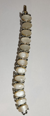 Gestempelt BSK Beige Creme Duroplast Mondschein Acrylglas Vintage 7.25 '' Armband