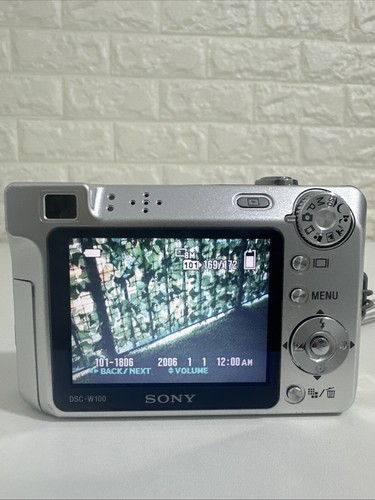 SONY Cyber-Shot DSC-W100 8.1 MP Digital Compact Camera - Silver (Boxed) - Imagen 13 de 23