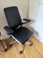 Steelcase Gesture Ergonomic Office Chair (Black leather)