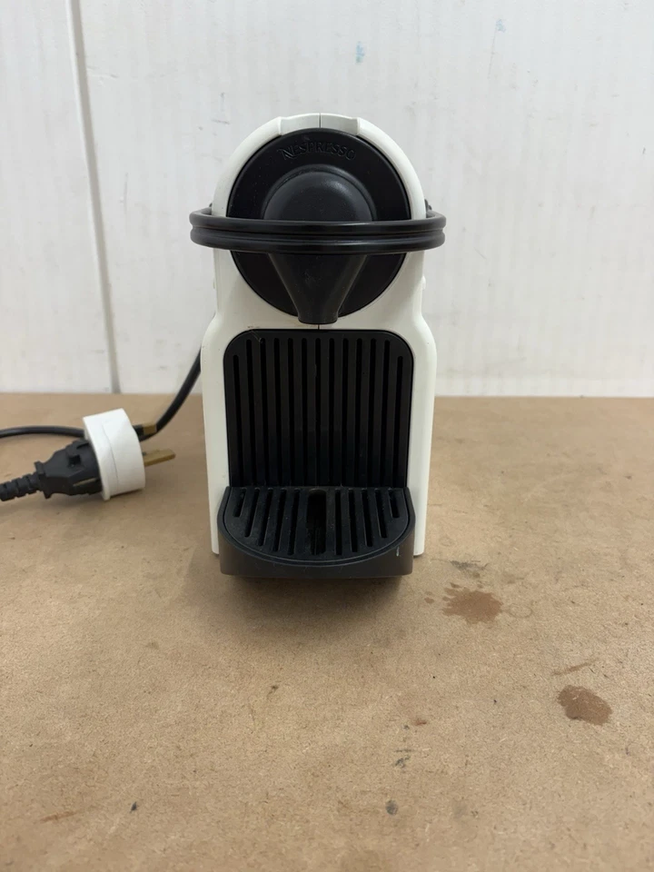 Krups Nespresso Inissia, photo 2 of 5