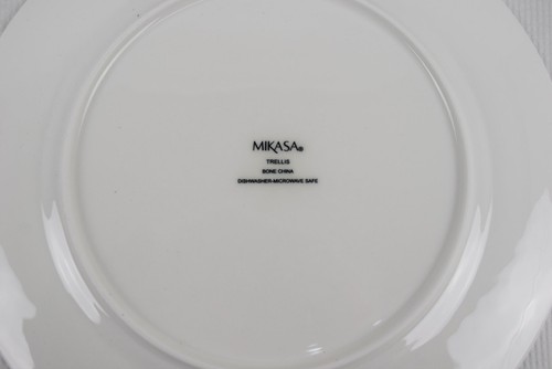 MIKASA Trellis 10.75 In Dinner Plates Bone China Set of 4 - Bild 6 von 8