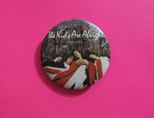 THE WHO OFFICIAL 1989 VINTAGE BUTTON PIN BADGE US IMPORT  THE KIDS ARE.....    3