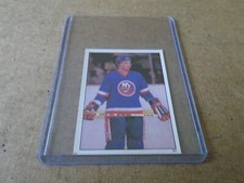 1982 TOPPS STICKER    / 52 DUANE SUTTER NEW-YORY ISLANDERS