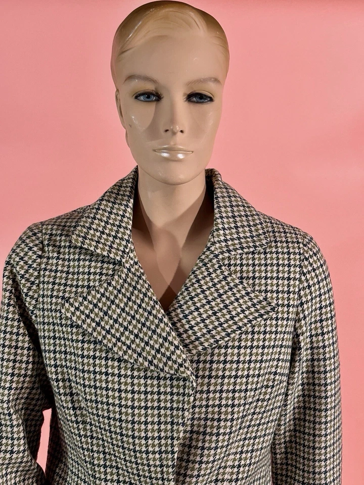 Vtg.  Houndstooth Women’s Jacket Blazer Olive Green White, Plastic Green Buttons - Image 4 of 4