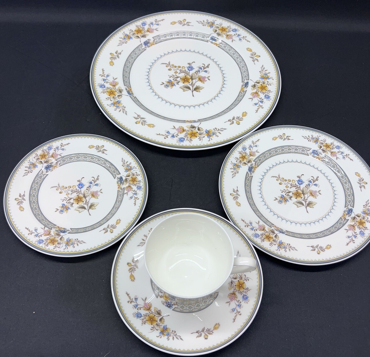 MIKASA Chippendale 190 BONE CHINA 5 Piece PLACE SETTING