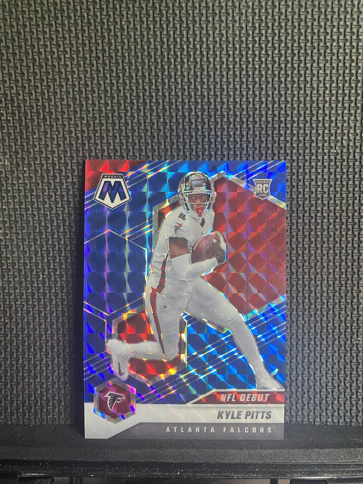 2021 Panini Mosaic #250 Kyle Pitts Blue Mosaic RC /99