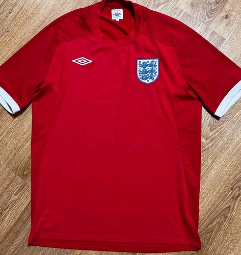 England 2010/11 Away Football Shirt Soccer Jersey Umbro Red Size 42