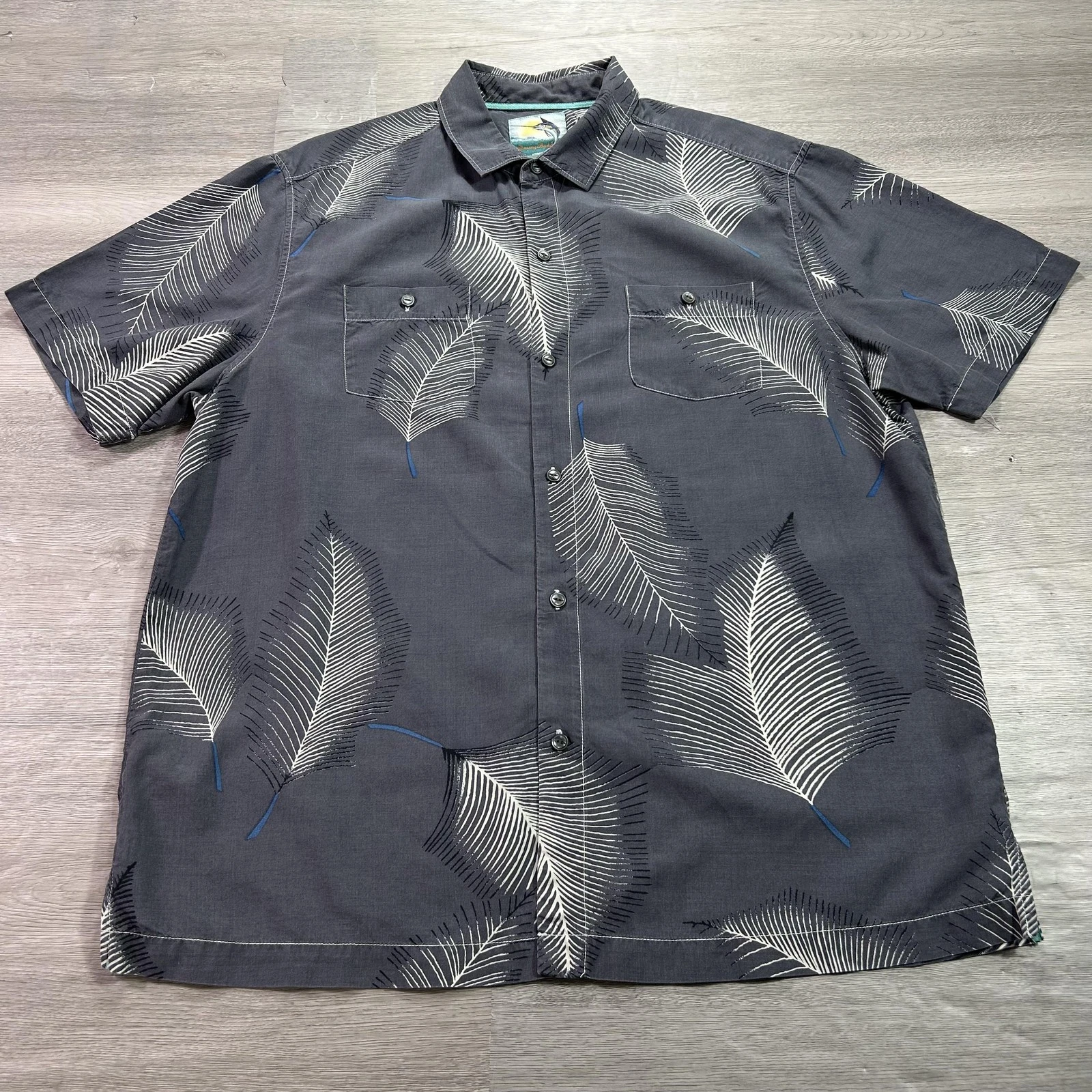 Tommy Bahama Shirt Mens Large Gray Island Modern Fit Silk Leaf Print Hawaiian