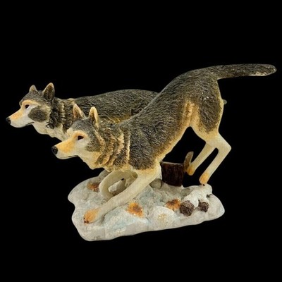 Classic Wildlife Collection 2 Wolves Display Statue Figurine Multicolor Animal