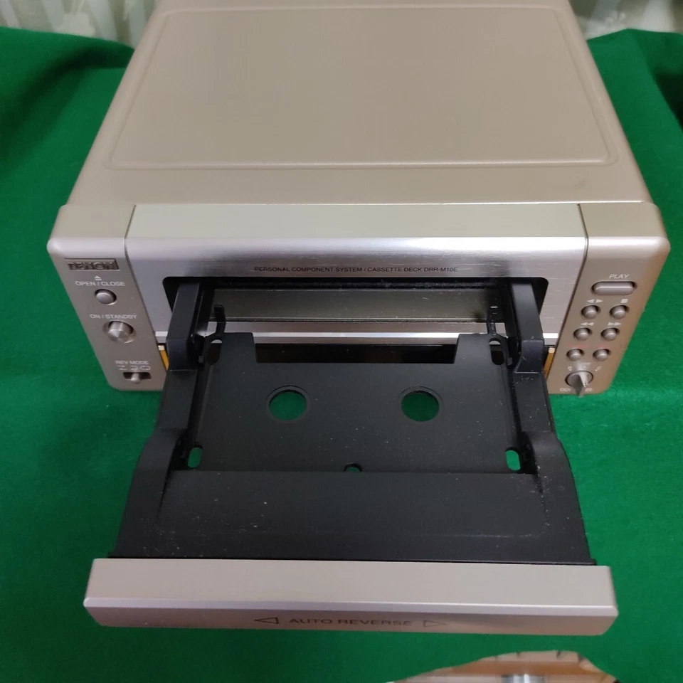 DENON DRR-M10 Cassette Deck Player Recorder Audio Silver AC100V 50Hz/60Hz - Image 4 of 4